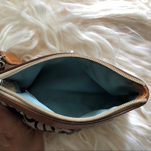 Coach wristlet ivory/black/tan. Lovingly usedβ₯οΈ - Picture 8 of 8